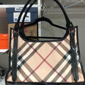 Burberry Signature Shoulder Bag